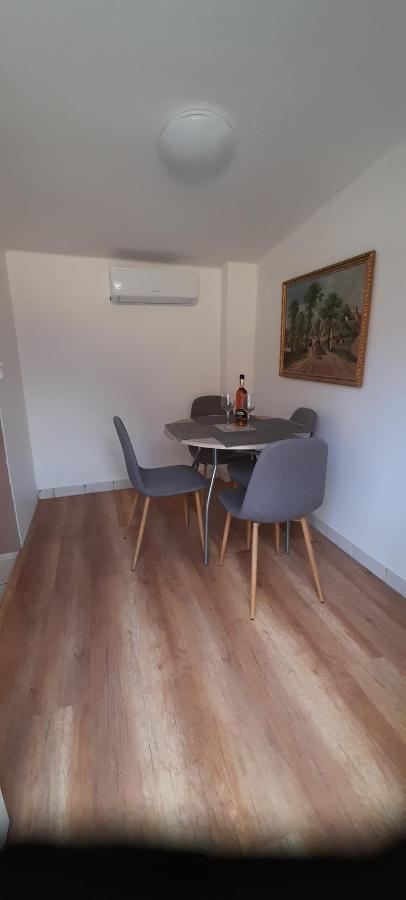 Lelle Lelke Apartmanhaz Appartement Balatonlelle Buitenkant foto