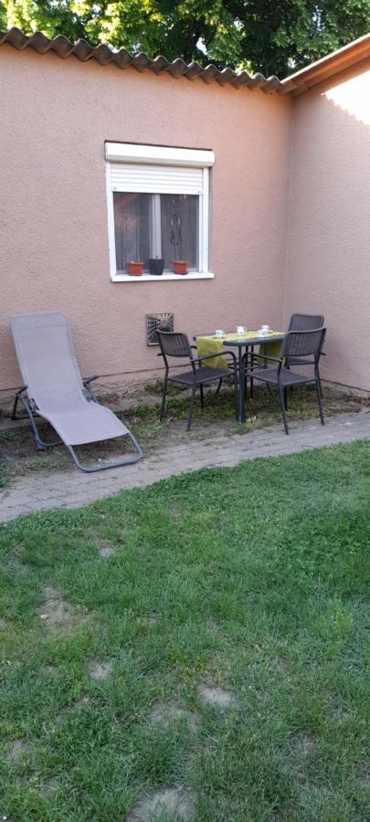 Lelle Lelke Apartmanhaz Appartement Balatonlelle Buitenkant foto