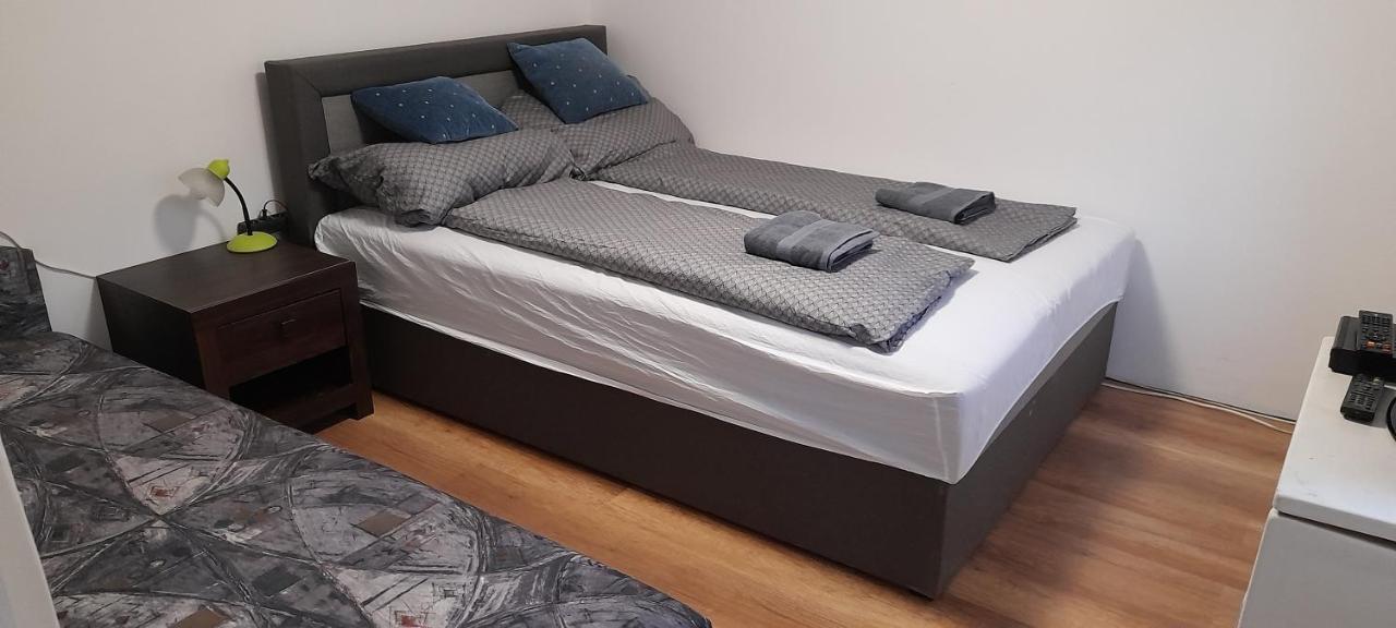 Lelle Lelke Apartmanhaz Appartement Balatonlelle Buitenkant foto